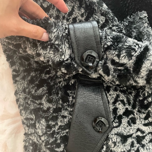 Warm winter coat- animal print- xs - Picture 10 of 13